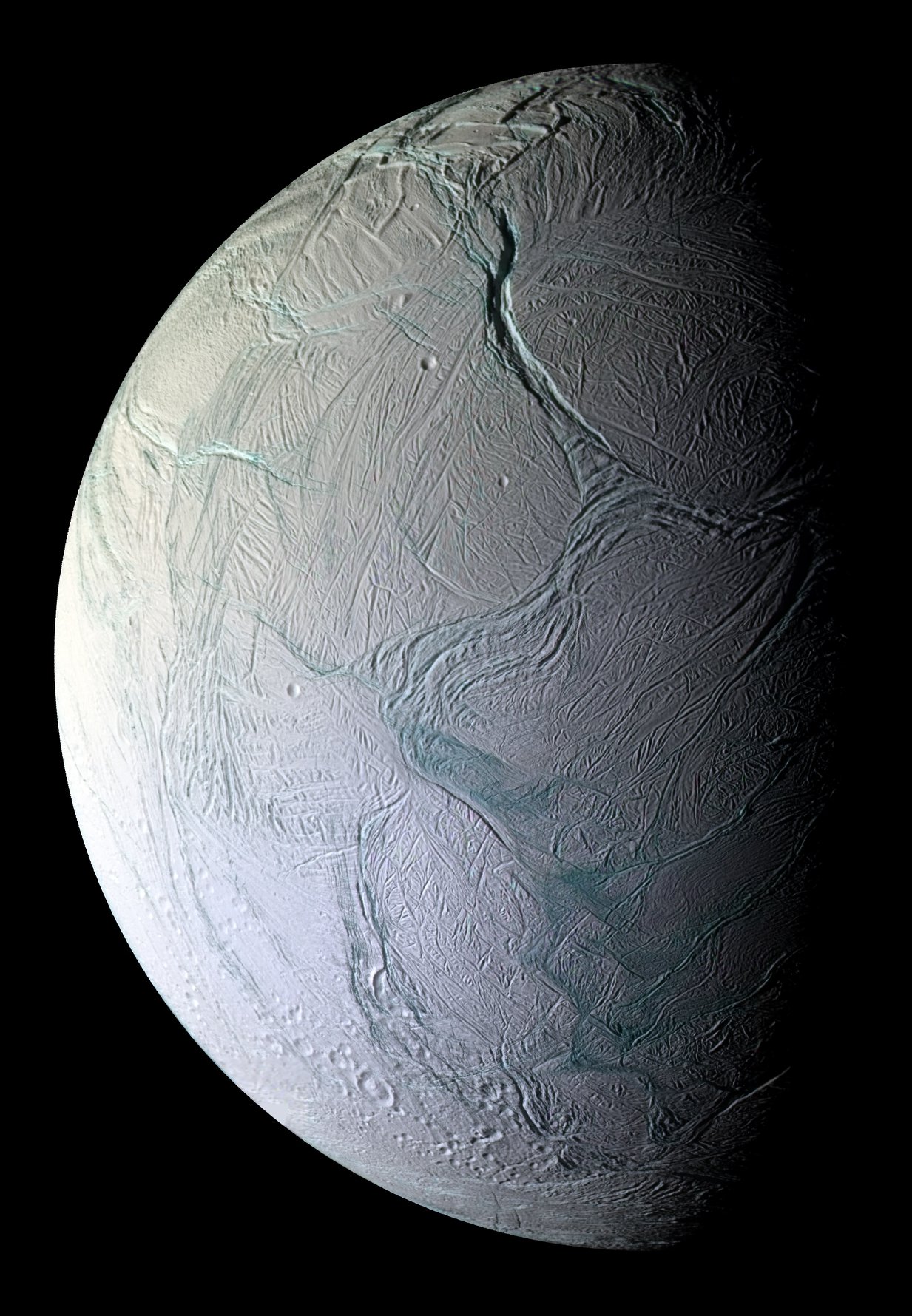 Bolygós rövidhírek: tengeráramlásokat feltételeznek az Enceladuson