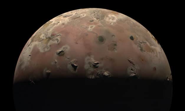 A Juno űrszonda új fotója az Io holdról